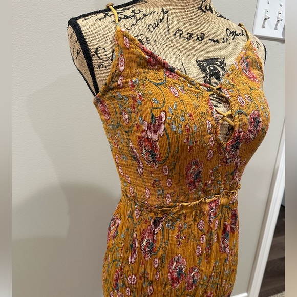 Patrons of Peace Smocked Floral Maxi Dress - Picture 4 of 9